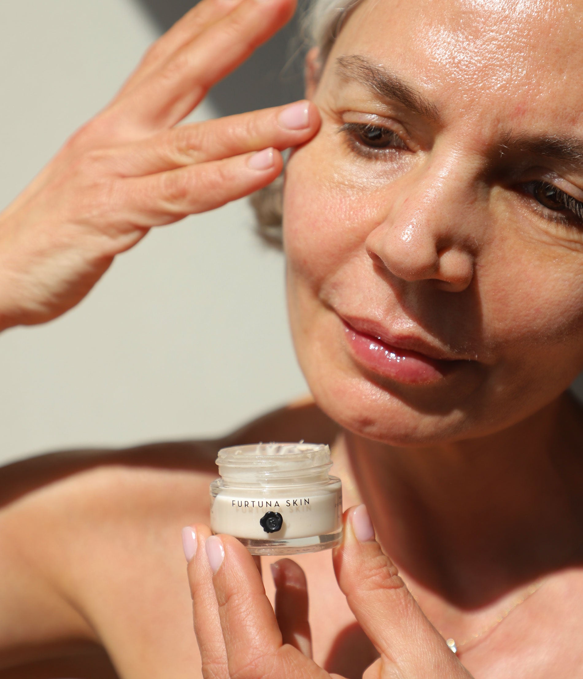 Wildly Potent to the Test: Visione de Luce Eye Revitalizing Cream